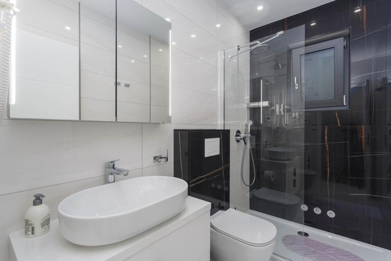 Luxury Residence Luca Krk Town Buitenkant foto